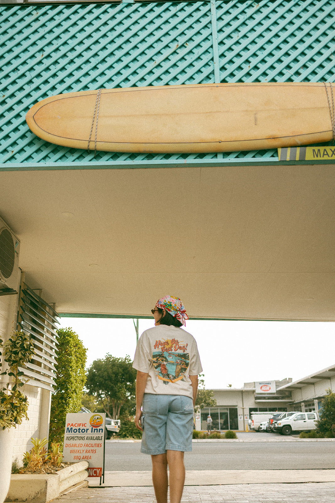'HAVE THE BEST DAY' TEE (BACK PRINT)